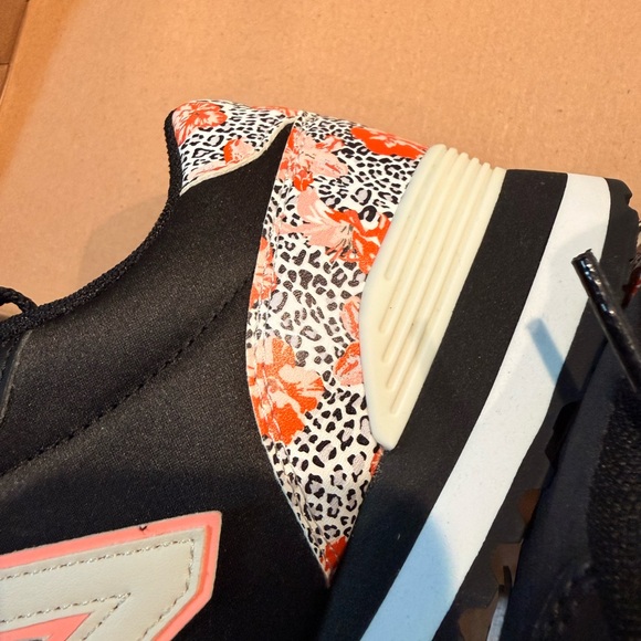 New Balance 515 Women's Black and Floral Sneakers, brand new - Picture 5 of 6